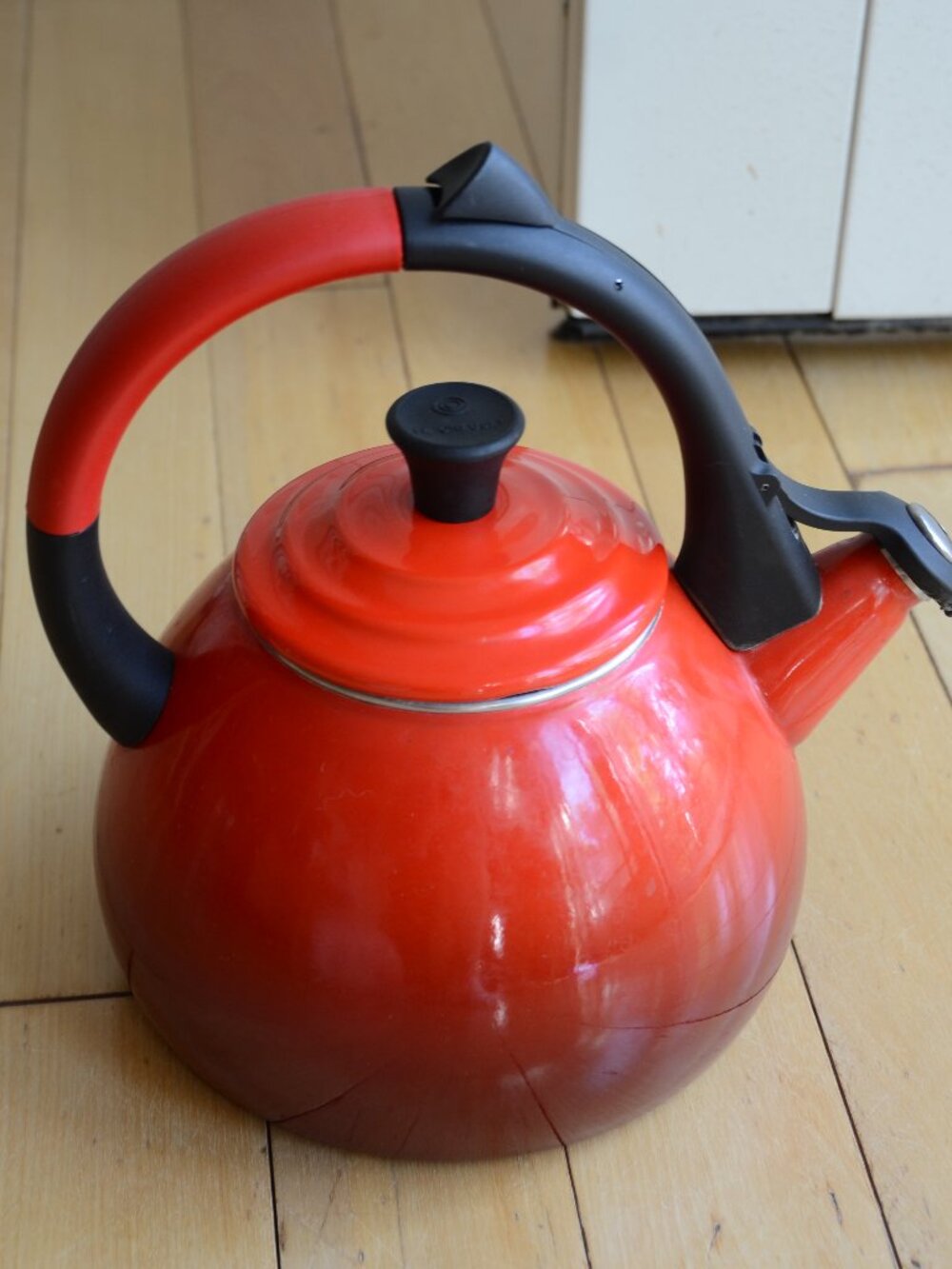 Le Creuset Enamel On Steel Oolong Tea Kettle, 1.6 qt